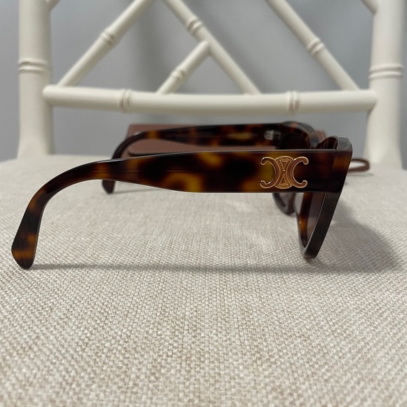 Celine TRIOMPHE worn just a few times. - Picture 3 of 5